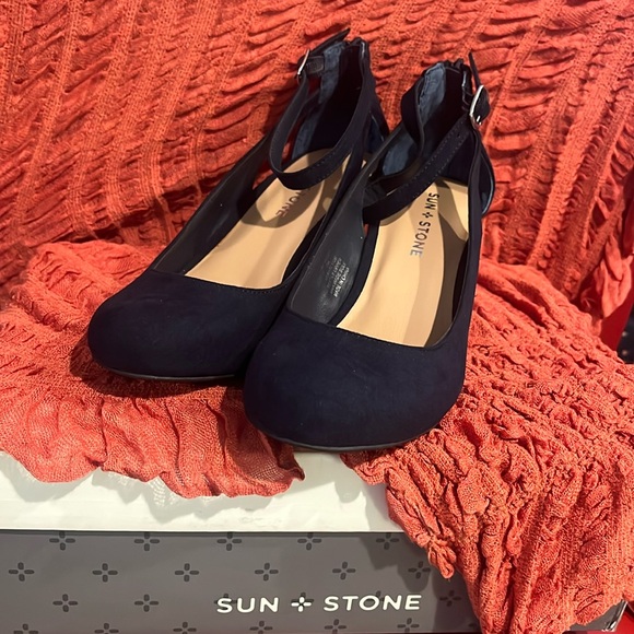 New Ankle Strap Wedges - Picture 1 of 3